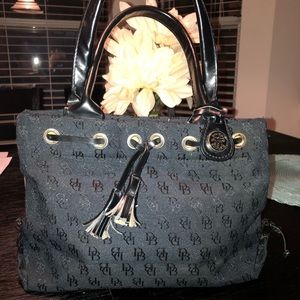 Dooney & Bourke Shoulder Bag